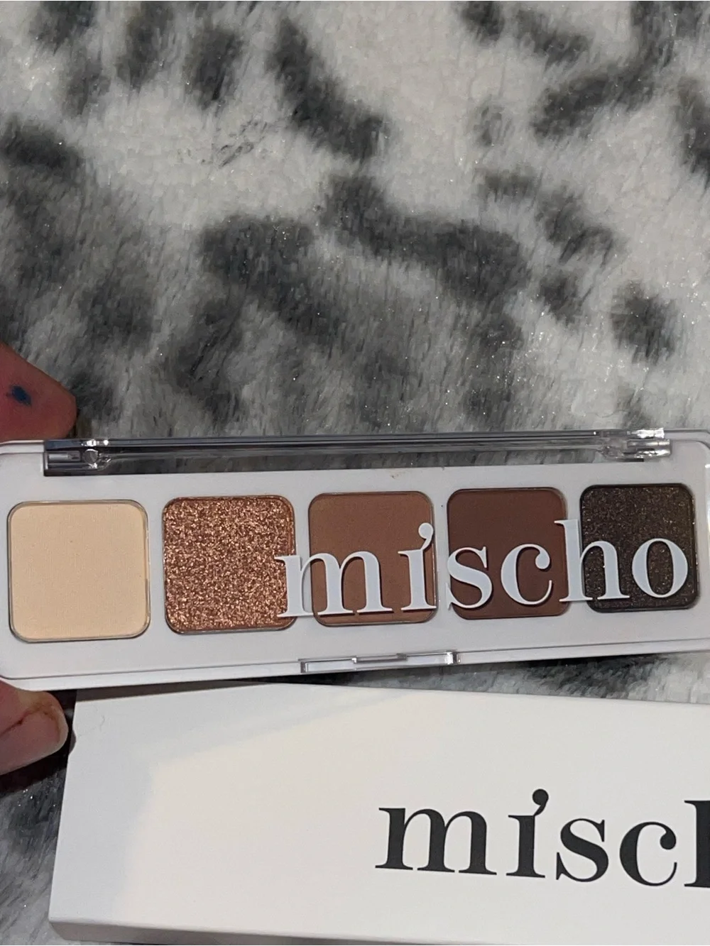 Mischo beauty eyeshadow palette